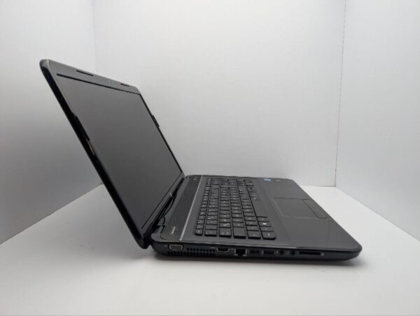 Ноутбук HP Pavilion g7-2222sg / 17.3" (1600x900) TN / Intel Core i5-3210M (2 (4) ядра по 2.5 - 3.1 GHz) / 8 GB DDR3 / 1000 GB HDD / Intel HD Graphics 4000 / WebCam/ DVD-ROM - Зображення 6