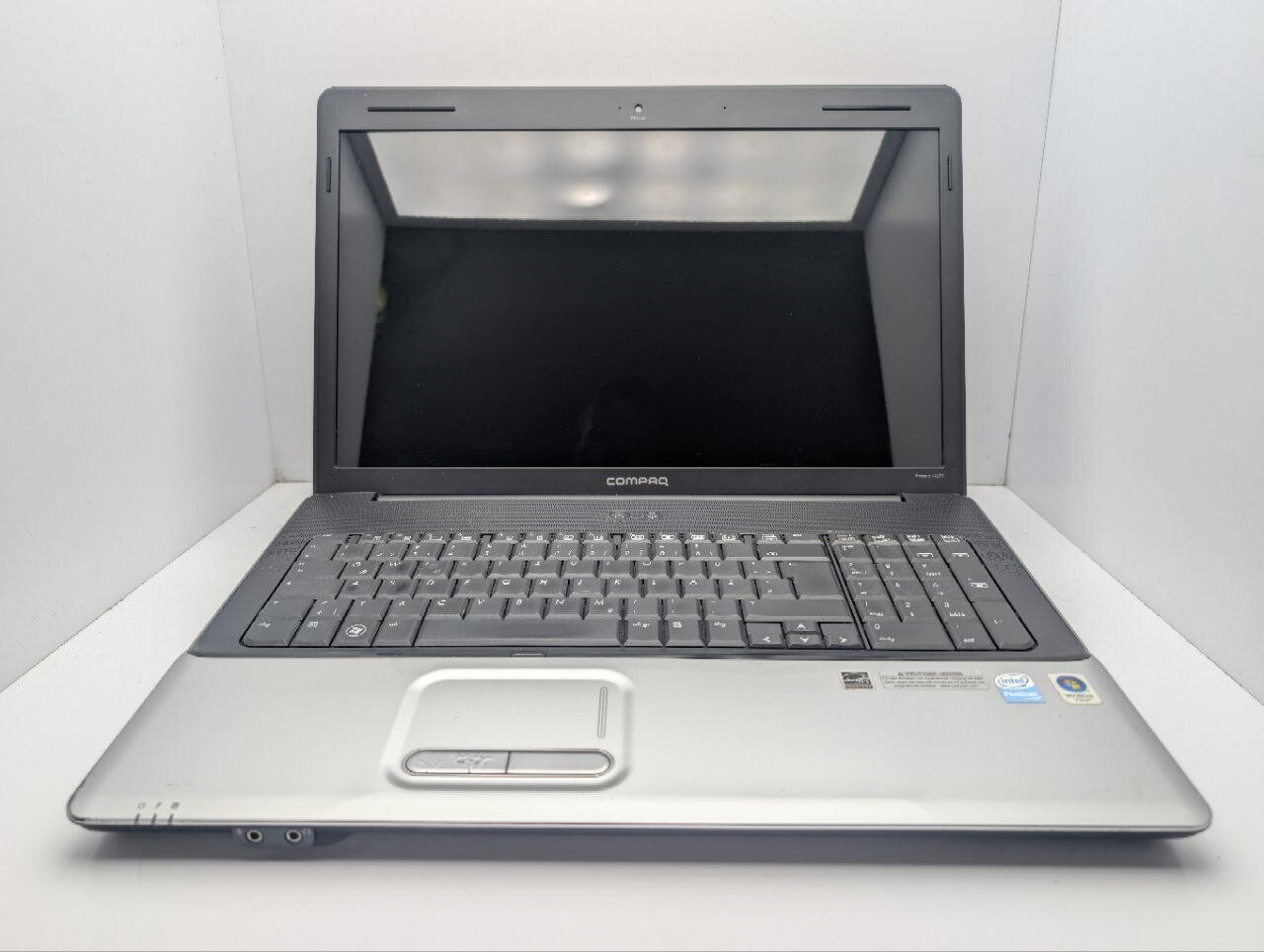 Ноутбук HP Compaq CQ71 / 17.3" (1600x900) TN / Intel Pentium T3400 (2 ядра по 2.1 GHz) / 4 GB DDR2 / 320 GB HDD / Intel HD Graphics / WebCam / DVD-ROM - Зображення 3