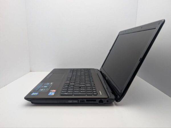 Ноутбук Asus X52J / 15.6" (1366x768) TN / Intel Core i3-350M (2 (4) ядра по 2.2 GHz) / 6 GB DDR3 / 320 GB HDD / AMD Radeon HD 5145, 1 GB GDDR3, 64-bit / WebCam / DVD-ROM - Зображення 5