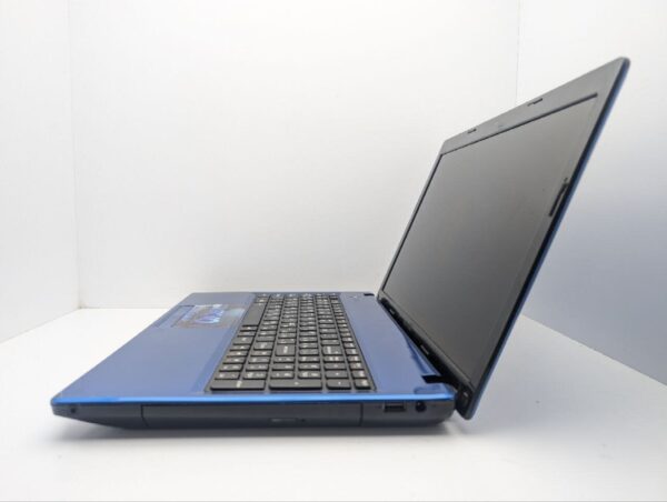 Ноутбук Lenovo G580 / 15.6" (1366x768) TN / Intel Pentium B960 (2 ядра по 2.2 GHz) / 8 GB DDR3 / 750 GB HDD / Intel HD Graphics / WebCam / DVD-ROM - Зображення 5