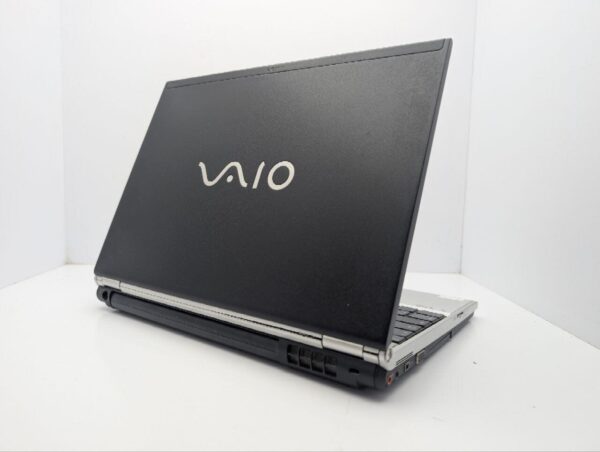 Ноутбук Sony VGN-SZ61MN / 13.3" (1366x768) TN / Intel Core 2 Duo T5600 (2 ядра по 1.8 GHz) / 4 GB DDR2 / 160 GB HDD / Intel Graphics / WebCam / АКБ не тримає - Зображення 9