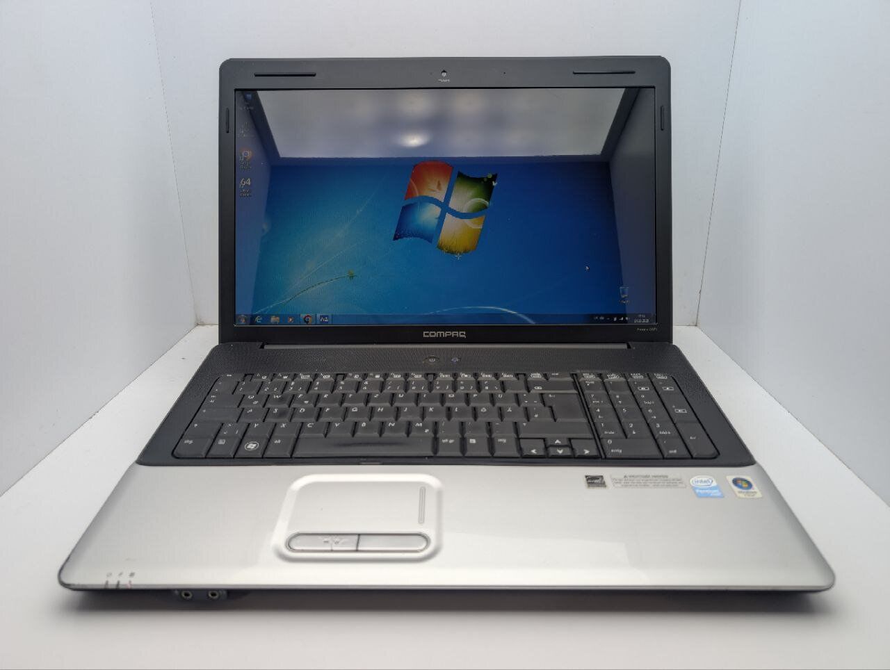 Ноутбук HP Compaq CQ71 / 17.3" (1600x900) TN / Intel Pentium T3400 (2 ядра по 2.1 GHz) / 4 GB DDR2 / 320 GB HDD / Intel HD Graphics / WebCam / DVD-ROM - Зображення 2