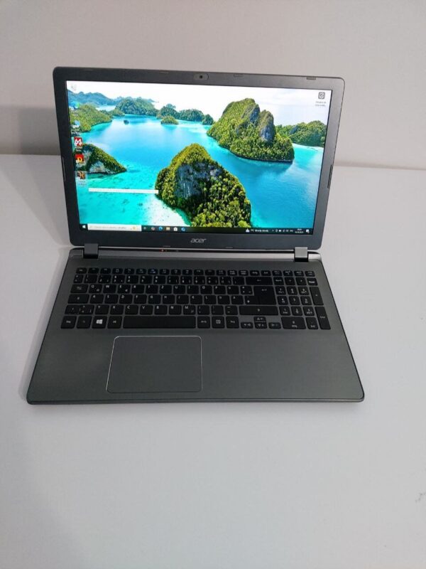Ноутбук Acer Aspire V5-573G / 15.6" (1920x1080) TN / Intel Core i5-4210U (2 (4) ядра по 1.7 - 2.7 GHz) / 12 GB DDR3 / 512 GB SSD / nVidia GeForce GTX 850M, 2 GB GDDR3, 128-bit / WebCam - Зображення 2