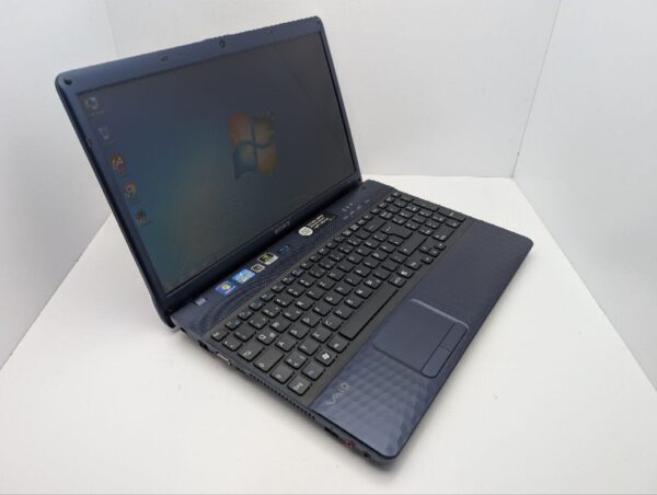 Ноутбук Sony VPC EH2M1E / 15.6" (1366x768) TN / Intel Core i3-2330M (2 (4) ядра по 2.2 GHz) / 6 GB DDR3 / 640 GB HDD / nVidia GeForce 410M, 1 GB GDDR3, 64-bit / WebCam / DVD-ROM - Зображення 6