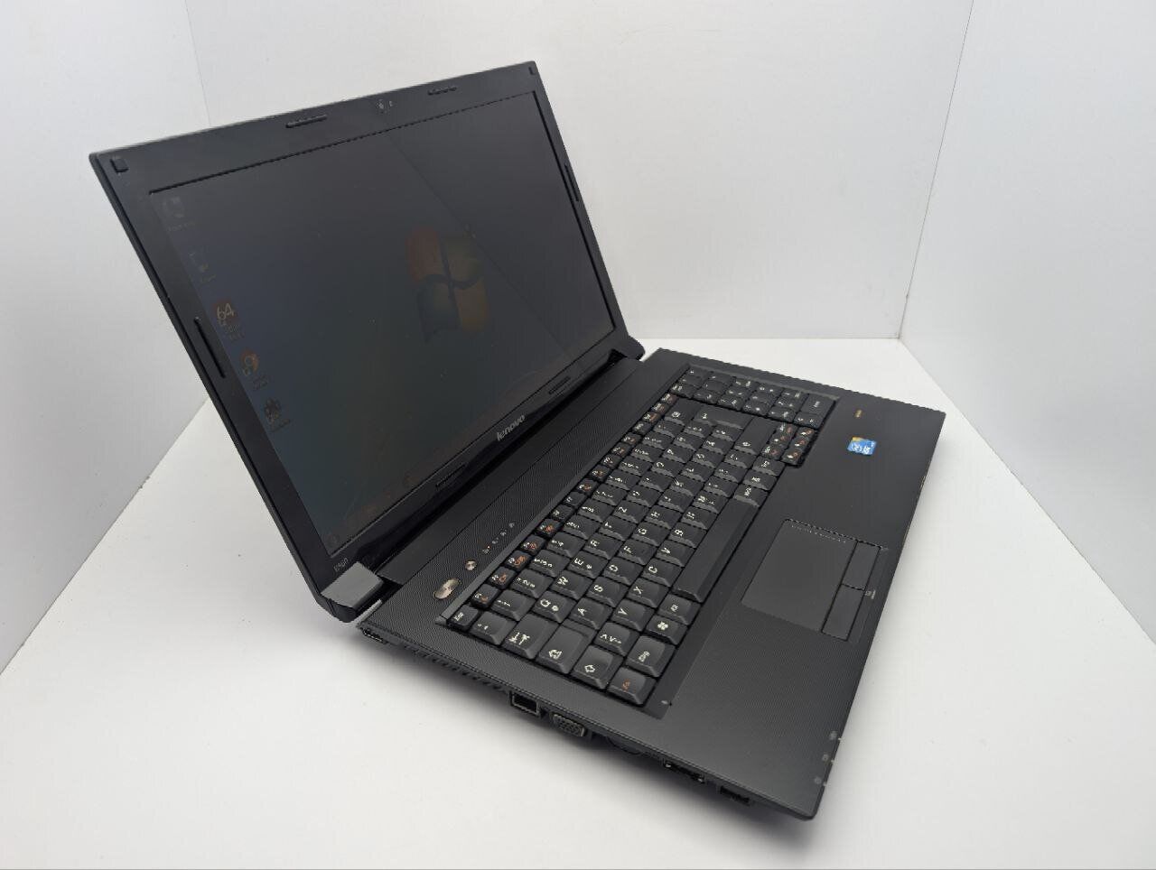 Ноутбук Lenovo B560 / 15.6" (1366x768) TN / Intel Core i3-380M (2 (4) ядра по 2.5 GHz) / 6 GB DDR3 / 320 GB HDD / Intel HD Graphics / WebCam / DVD-ROM - Зображення 6