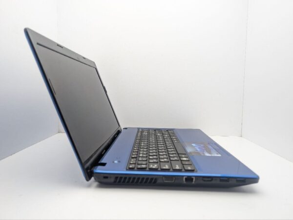 Ноутбук Lenovo G580 / 15.6" (1366x768) TN / Intel Pentium B960 (2 ядра по 2.2 GHz) / 8 GB DDR3 / 750 GB HDD / Intel HD Graphics / WebCam / DVD-ROM - Зображення 4