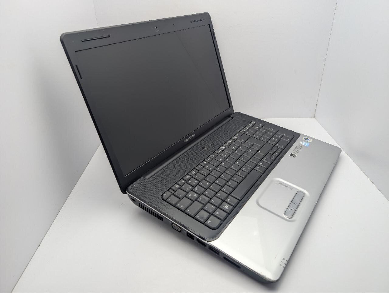Ноутбук HP Compaq CQ71 / 17.3" (1600x900) TN / Intel Pentium T3400 (2 ядра по 2.1 GHz) / 4 GB DDR2 / 320 GB HDD / Intel HD Graphics / WebCam / DVD-ROM - Зображення 6