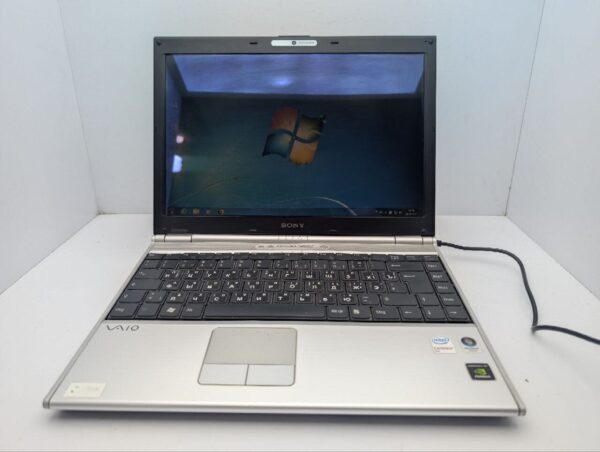 Ноутбук Sony VGN-SZ61MN / 13.3" (1366x768) TN / Intel Core 2 Duo T5600 (2 ядра по 1.8 GHz) / 4 GB DDR2 / 160 GB HDD / Intel Graphics / WebCam / АКБ не тримає - Зображення 2