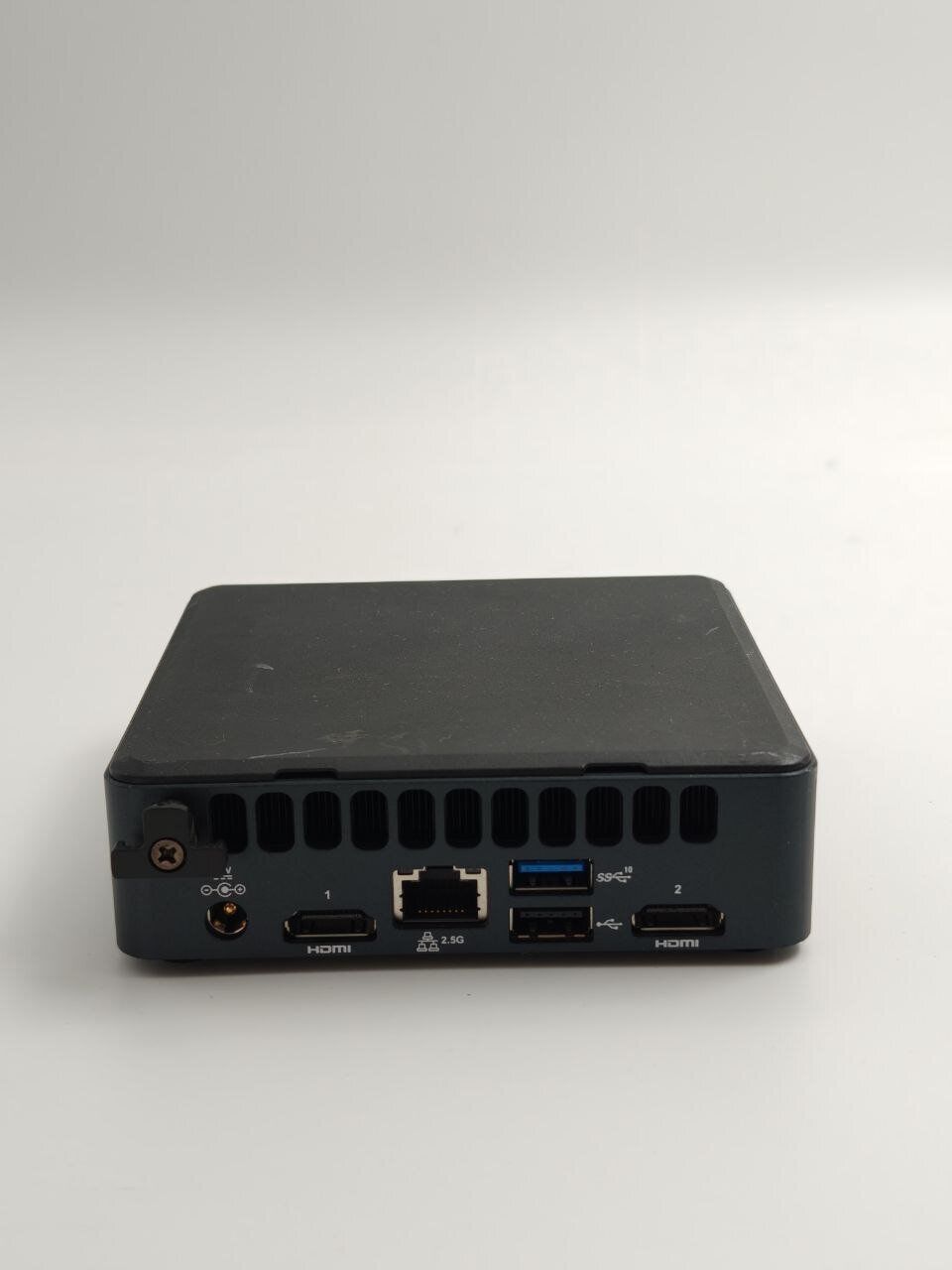 Неттоп Б-клас Intel NUC 11TNBi5 USFF / Intel Core i5-1135G7 (4 (8) ядра по 2.4 - 4.2 GHz) / 8 GB DDR4 / 128 GB SSD / Intel Xe Graphics / USB 3.1 / Wi-Fi / Bluetooth / HDMI / Блок живлення в комплекті - Зображення 3