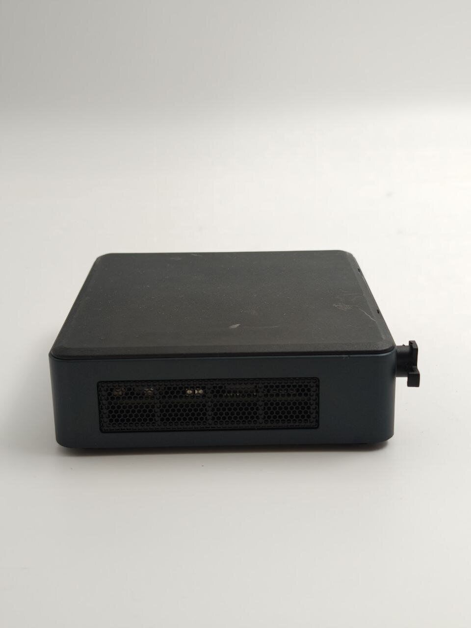 Неттоп Б-клас Intel NUC 11TNBi5 USFF / Intel Core i5-1135G7 (4 (8) ядра по 2.4 - 4.2 GHz) / 8 GB DDR4 / 128 GB SSD / Intel Xe Graphics / USB 3.1 / Wi-Fi / Bluetooth / HDMI / Блок живлення в комплекті - Зображення 7