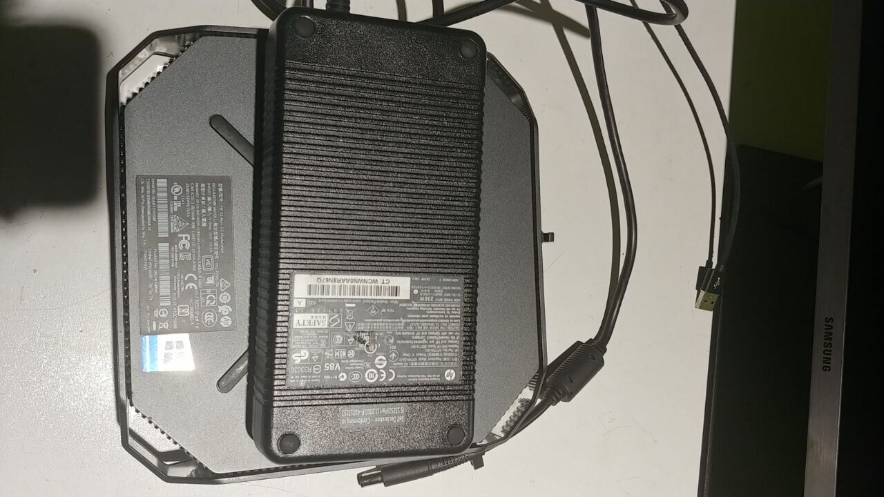 Неттоп HP Z2 Mini G3 USFF / Intel Core i5-6600 (4 ядра по 3.3 - 3.9 GHz) / 16 GB DDR4 / 256 GB SSD / nVidia Quadro M620, 2 GB GDDR5, 128-bit / WiFi - Зображення 4