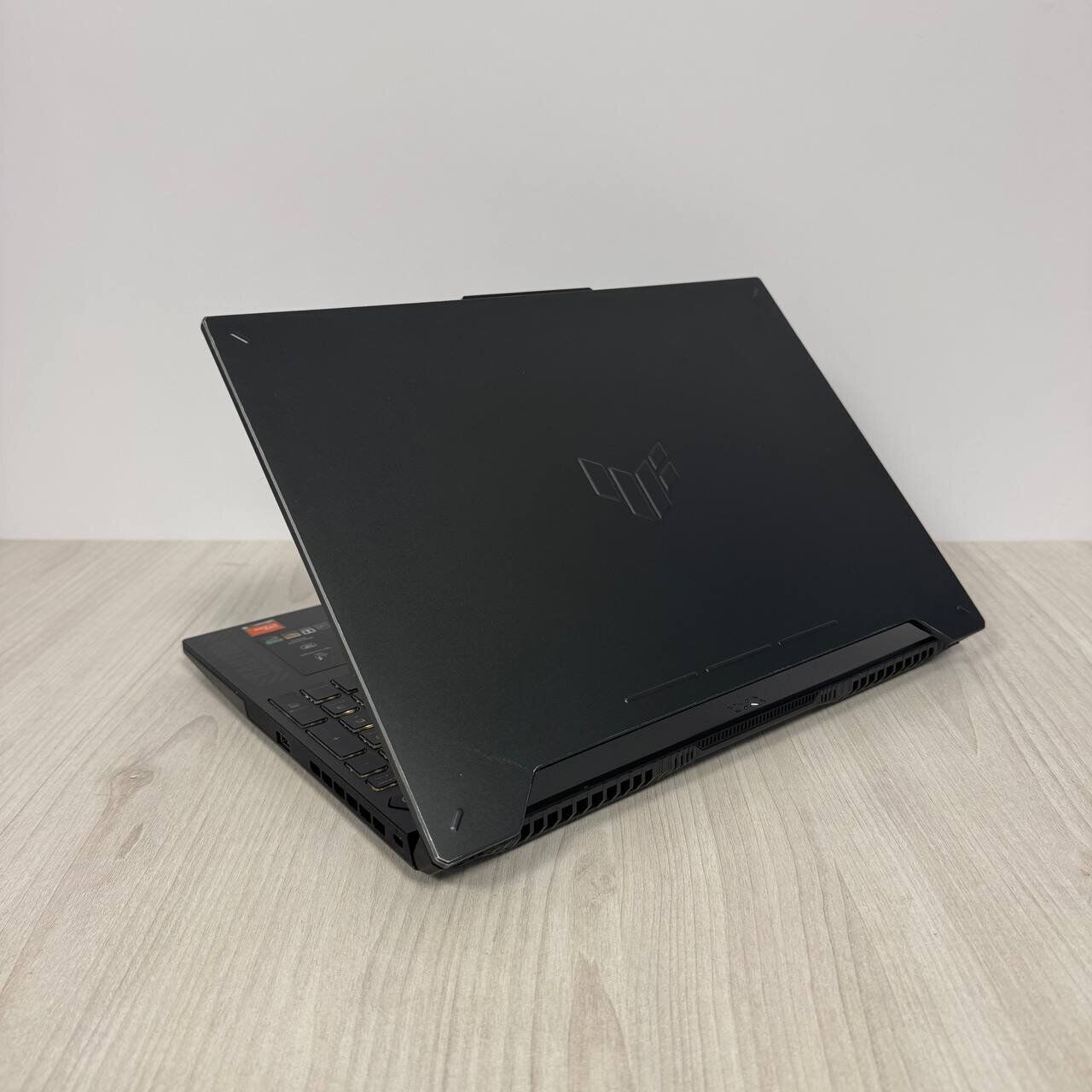 Ігровий ноутбук Asus TUF Gaming A15 FA507XV / 15.6" (1920x1080) IPS / AMD Ryzen 9 7940HS (8 (16) ядер по 4.0 - 5.2 GHz) / 16 GB DDR5 / 1000 GB SSD NVMe / nVidia GeForce RTX 4060, 8 GB GDDR6, 128-bit / WebCam - Зображення 6