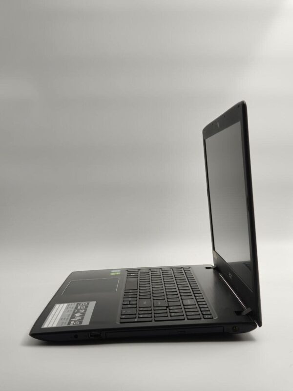 Ігровий ноутбук Б-клас Acer Aspire E5-576G-5762 / 15.6" (1920x1080) IPS / Intel Core i5-8250U (4 (8) ядра по 1.6 - 3.4 GHz) / 16 GB DDR3 / 240 GB SSD /Intel UHD Graphics 620 / WebCam / HDMI - Зображення 3