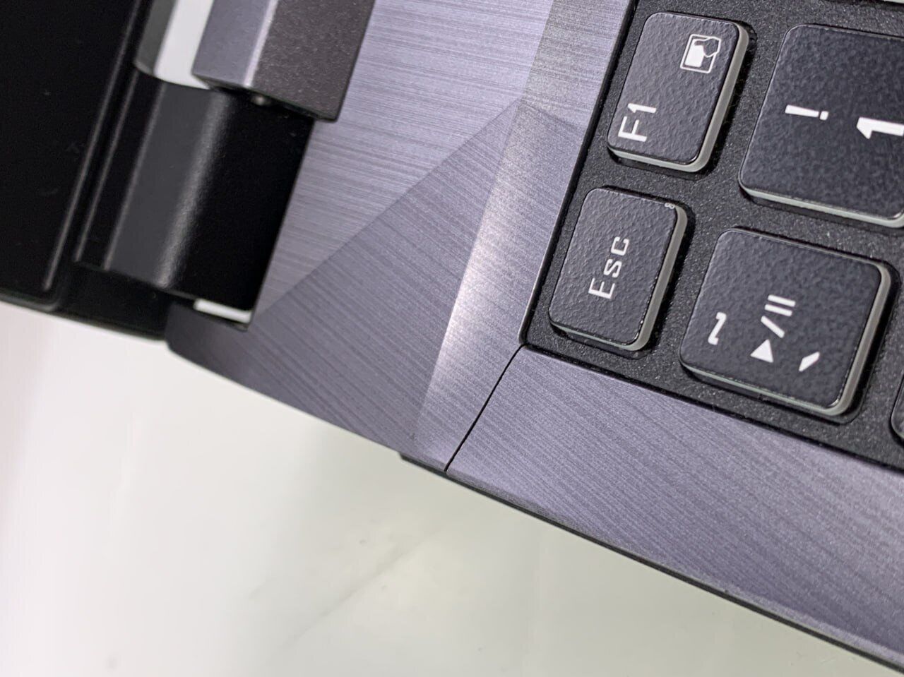 Ігровий ноутбук Б-клас Clevo Sager NH58HPQ / 15.6" (1920x1080) IPS / Intel Core i7-11800H (8 (16) ядер по 2.3 - 4.6 GHz) / 16 GB DDR4 / 480 GB SSD / nVidia GeForce RTX 3060, 6 GB GDDR6, 192-bit / WebCam - Зображення 8