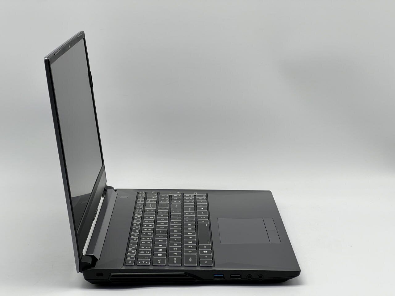 Ігровий ноутбук Б-клас Clevo Sager NH58HPQ / 15.6" (1920x1080) IPS / Intel Core i7-11800H (8 (16) ядер по 2.3 - 4.6 GHz) / 16 GB DDR4 / 480 GB SSD / nVidia GeForce RTX 3060, 6 GB GDDR6, 192-bit / WebCam - Зображення 3
