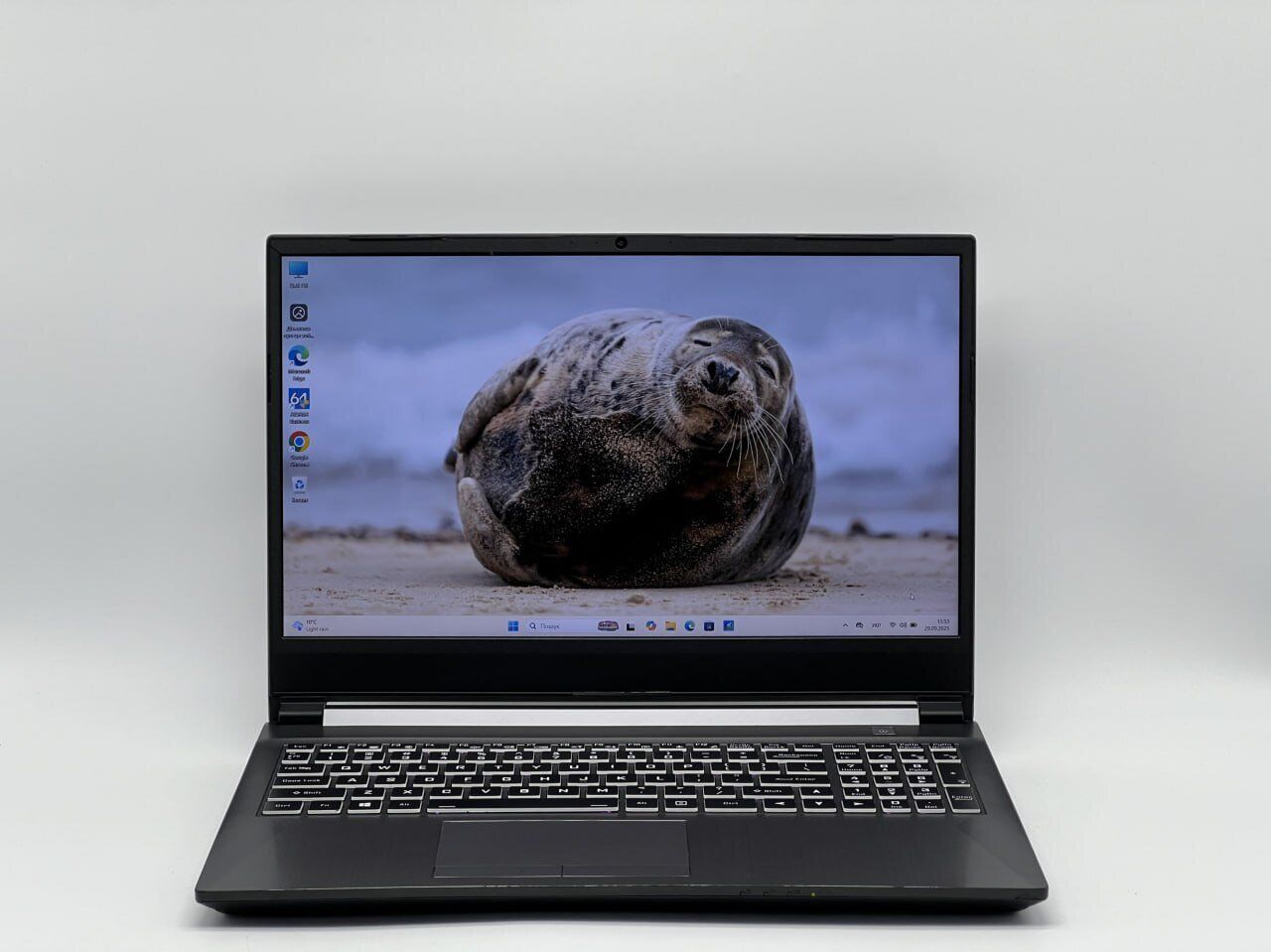 Ігровий ноутбук Б-клас Clevo Sager NH58HPQ / 15.6" (1920x1080) IPS / Intel Core i7-11800H (8 (16) ядер по 2.3 - 4.6 GHz) / 16 GB DDR4 / 480 GB SSD / nVidia GeForce RTX 3060, 6 GB GDDR6, 192-bit / WebCam - Зображення 2