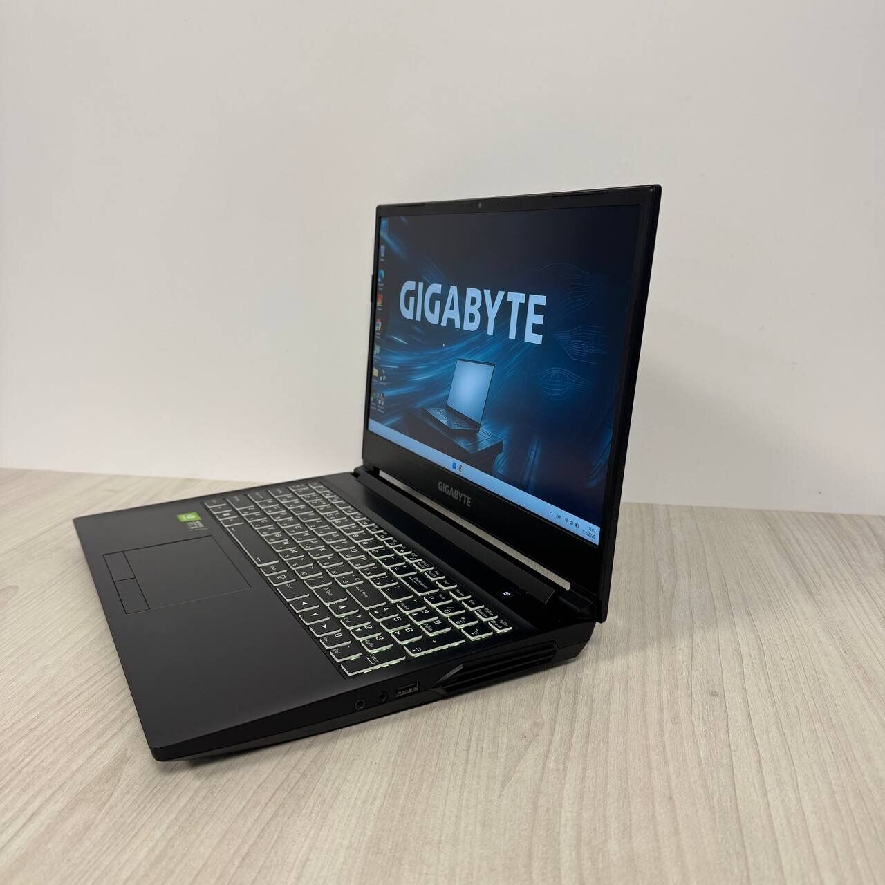 Ігровий ноутбук Б-клас Gigabyte A5 K1 / 15.6" (1920x1080) IPS / AMD Ryzen 5 5600H (6 (12) ядер 3.3 - 4.2 GHz) / 16 GB DDR4 / 512 GB SSD NVMe / nVidia GeForce RTX 3060, 6 GB GDDR6, 192-bit / WebCam - Зображення 5