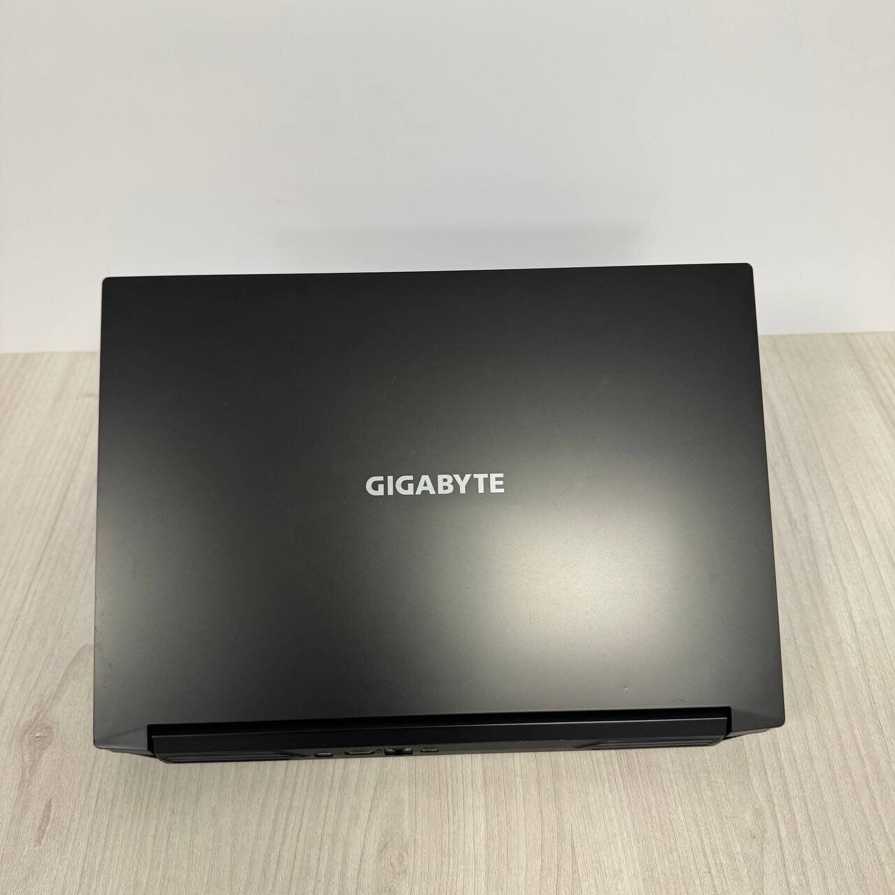 Ігровий ноутбук Б-клас Gigabyte A5 K1 / 15.6" (1920x1080) IPS / AMD Ryzen 5 5600H (6 (12) ядер 3.3 - 4.2 GHz) / 16 GB DDR4 / 512 GB SSD NVMe / nVidia GeForce RTX 3060, 6 GB GDDR6, 192-bit / WebCam - Зображення 3