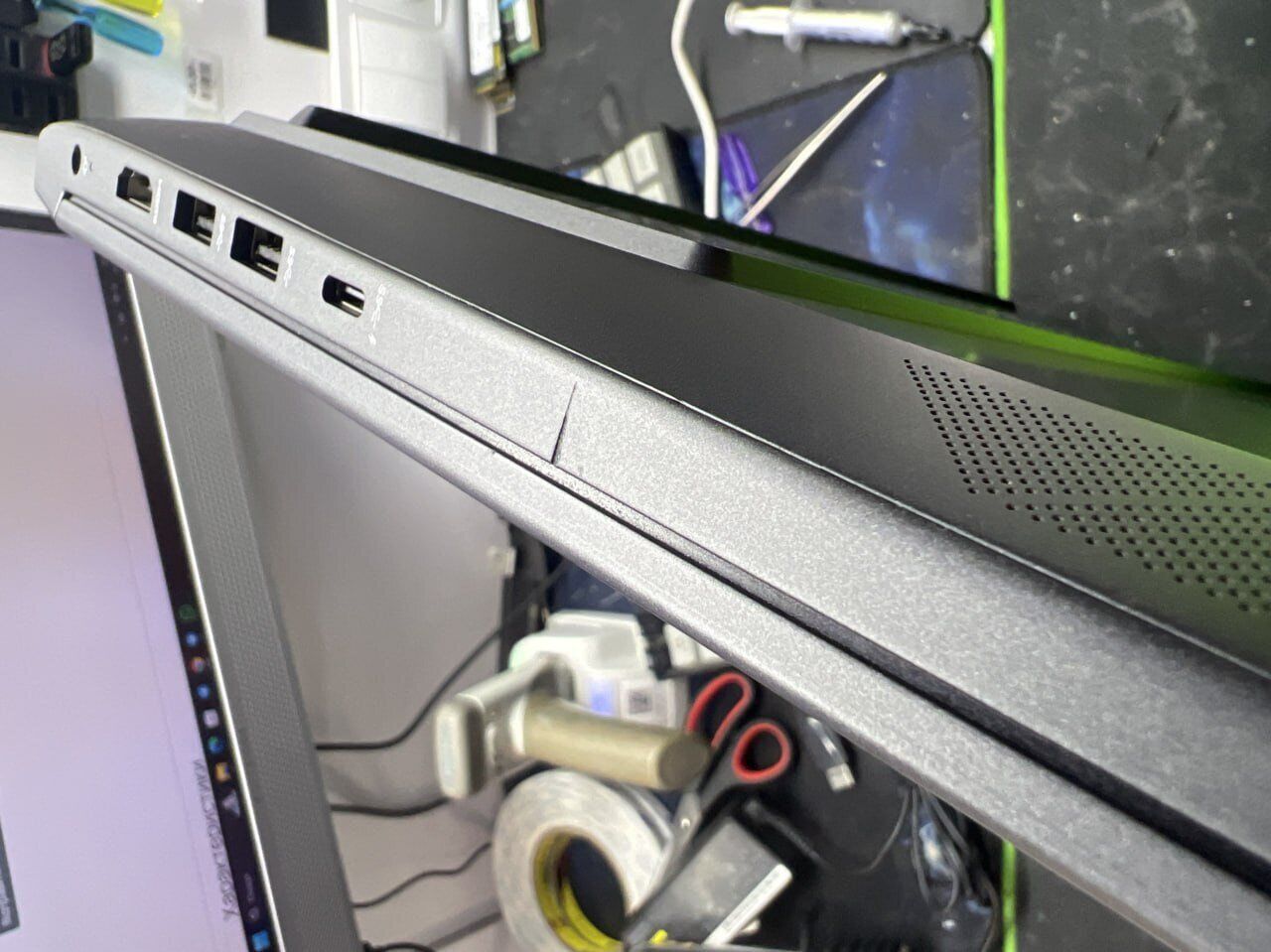 Ігровий ноутбук Б-клас HP Victus 16-r0073cl / 16" (1920x1080) IPS / Intel Core i7-13700HX (16 (24) ядер по 1.5 - 5.0 GHz) / 32 GB DDR5 / 960 GB SSD / nVidia GeForce RTX 4060, 8 GB GDDR6, 128-bit / WebCam - Зображення 7