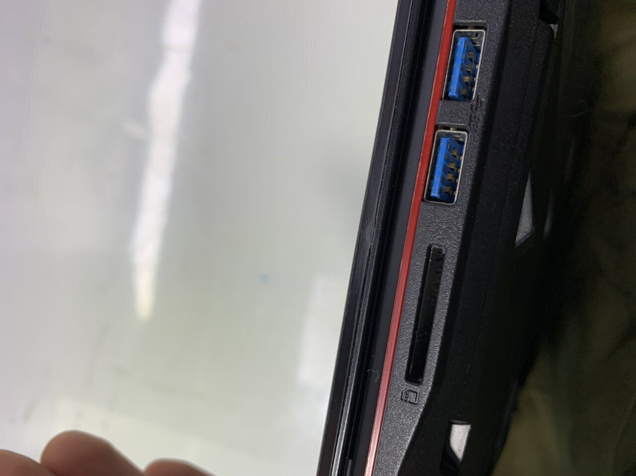 Ігровий ноутбук MSI GL63 8SE-054US / 15.6" (1920x1080) IPS / Intel Core i7-8750H (6 (12) ядер по 2.2 - 4.1 GHz) / 16 GB DDR4 / 480 GB SSD / nVidia GeForce RTX 2060, 6 GB GDDR6, 192-bit / WebCam - Зображення 7