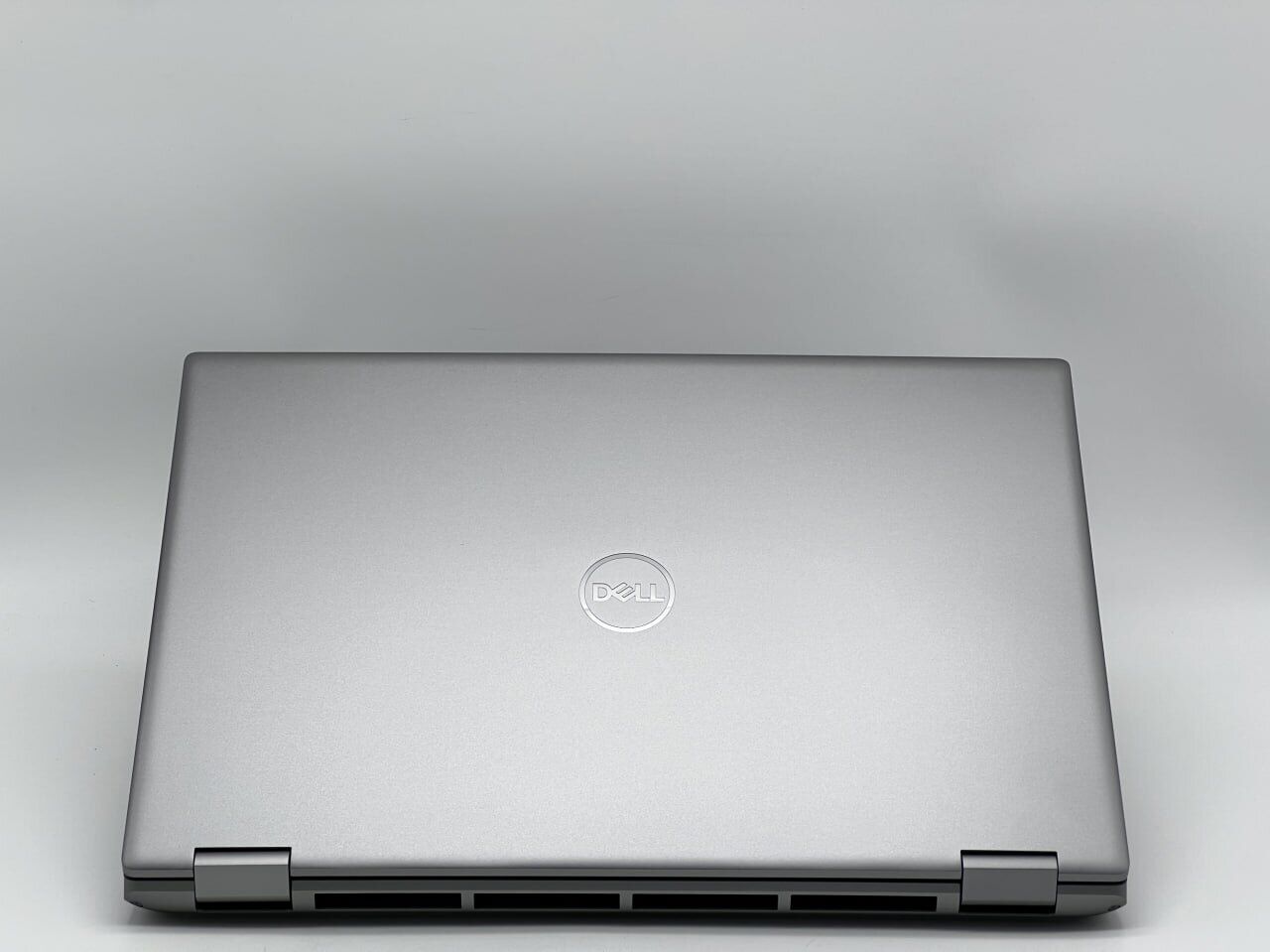 Ігровий ультрабук Dell Precision 7780 / 17.3" (1920x1080) IPS / Intel Core i9-13950HX (24 (32) ядра по 2.2 - 5.5 GHz) / 32 GB DDR5 / 1920 GB SSD / nVidia RTX 2000 Ada, 8 GB GDDR6, 128-bit / WebCam - Зображення 5