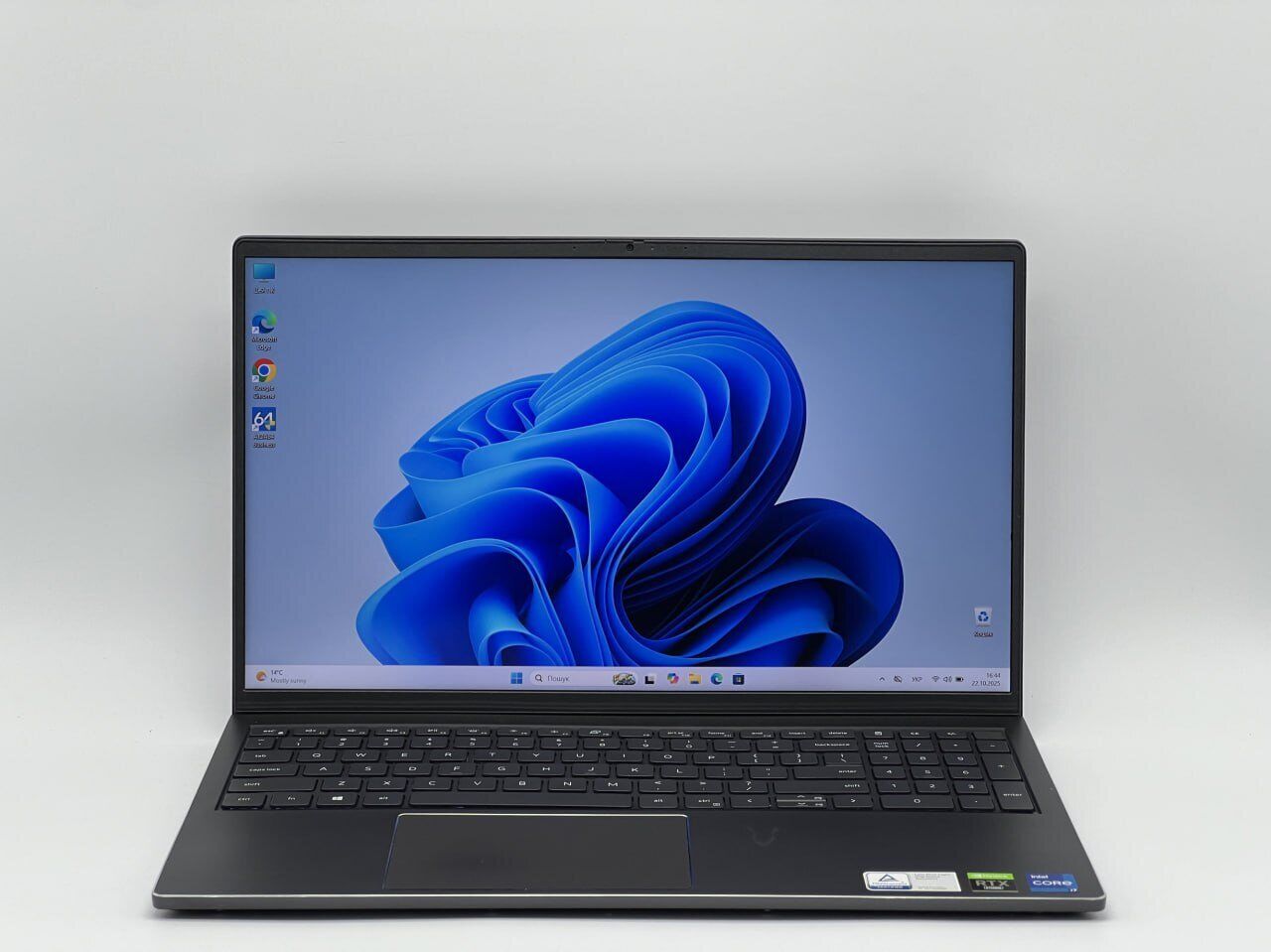 Ігровий ультрабук Dell Vostro 15 7510 / 15.6" (1920x1080) IPS / Intel Core i7-11800H (8 (16) ядер по 2.3 - 4.6 GHz) / 16 GB DDR4 / 480 GB SSD / nVidia GeForce RTX 3050, 4 GB GDDR6, 128-bit / WebCam - Зображення 2