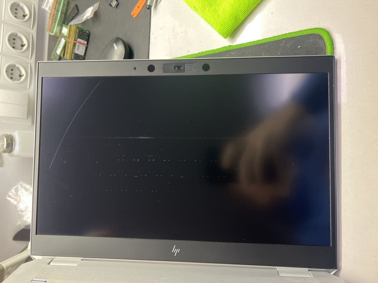 Ігровий ультрабук Б-клас HP EliteBook 1050 G1 / 15.6" (1920x1080) IPS / Intel Core i7-8750H (6 (12) ядра по 2.2 - 4.1 GHz) / 16 GB DDR4 / 480 GB SSD / nVidia GeForce GTX 1050 Max-Q, 4 GB GDDR5, 128-bit / WebCam - Зображення 6