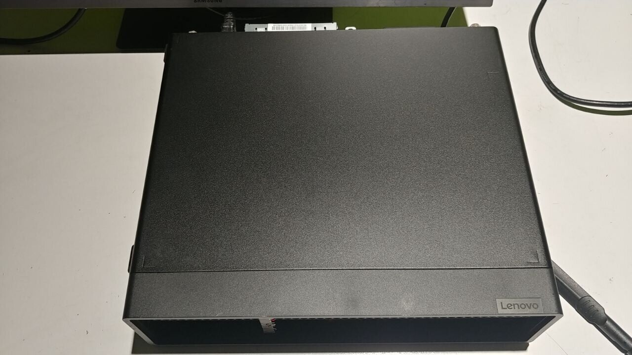 Комп'ютер Б-клас Lenovo ThinkStation P340 SFF / Intel Xeon W-1250 (6 (12) ядер по 3.3 - 4.7 GHz) / 16 GB DDR4 / 256 GB SSD / Intel UHD Graphics P630 / COM-порт / DisplayPort - Зображення 9