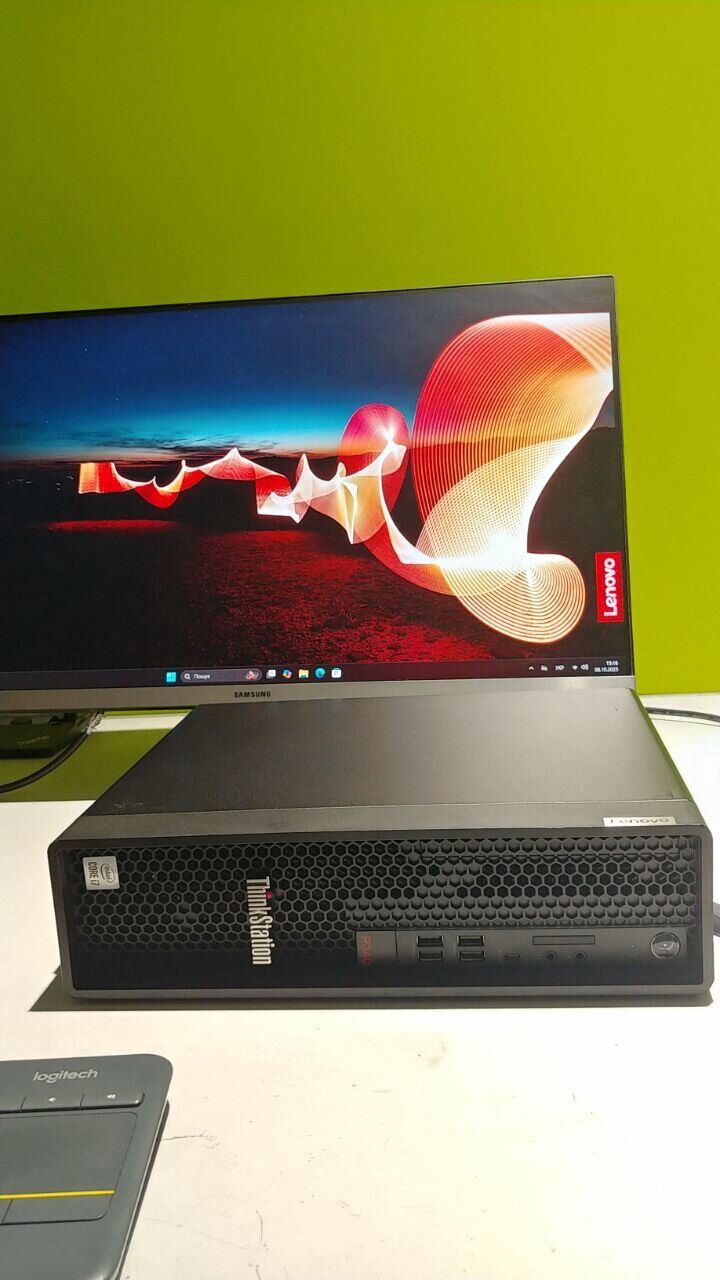 Комп'ютер Б-клас Lenovo ThinkStation P340 SFF / Intel Xeon W-1250 (6 (12) ядер по 3.3 - 4.7 GHz) / 16 GB DDR4 / 256 GB SSD / Intel UHD Graphics P630 / COM-порт / DisplayPort - Зображення 11