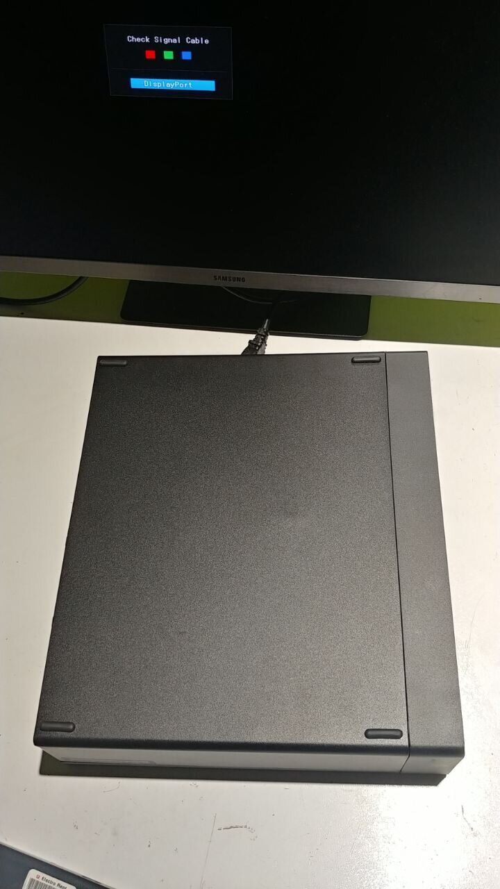 Комп'ютер Б-клас Lenovo ThinkStation P340 SFF / Intel Xeon W-1250 (6 (12) ядер по 3.3 - 4.7 GHz) / 16 GB DDR4 / 256 GB SSD / Intel UHD Graphics P630 / COM-порт / DisplayPort - Зображення 4