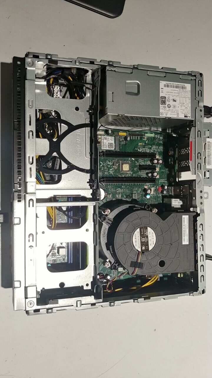 Комп'ютер Б-клас Lenovo ThinkStation P340 SFF / Intel Xeon W-1250 (6 (12) ядер по 3.3 - 4.7 GHz) / 16 GB DDR4 / 256 GB SSD / Intel UHD Graphics P630 / COM-порт / DisplayPort - Зображення 12