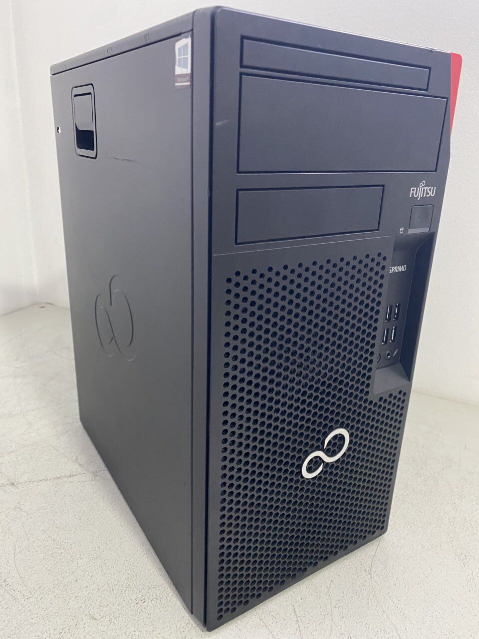 Комп'ютер Fujitsu Esprimo P557 E85 Tower / Intel Core i5-6500 (4 ядра по 3.2 - 3.6 GHz) / 16 GB DDR4 / 480 GB SSD / nVidia Quadro K1200, 4 GB GDDR5, 128-bit - Зображення 2