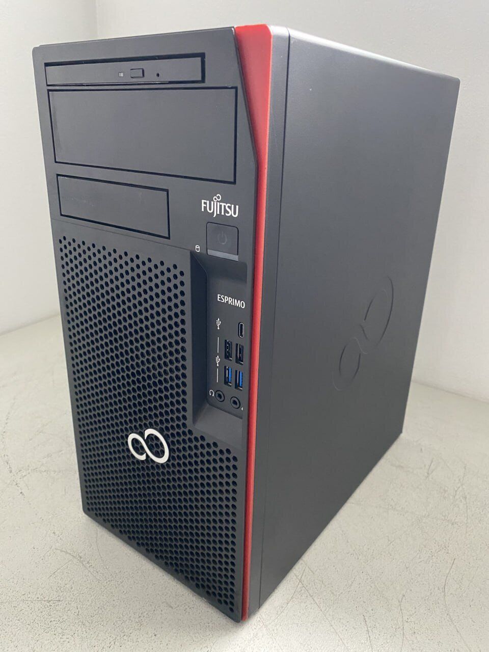 Комп'ютер Fujitsu Esprimo P757 E90 Tower / Intel Core i5-6500 (4 ядра по 3.2 - 3.6 GHz) / 16 GB DDR4 / 480 GB SSD / nVidia Quadro K1200, 4 GB GDDR5, 128-bit / DVD-ROM - Зображення 3