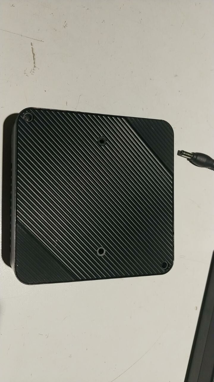 Неттоп Minisforum UM690 USFF / AMD Ryzen 9 6900HX (8 (16) ядер по 3.3 - 4.9 GHz) / 16 GB DDR5 / 240 GB SSD / AMD Radeon 680M / USB 3.1 / Wi-Fi / Bluetooth / Блок живлення в комплекті - Зображення 8