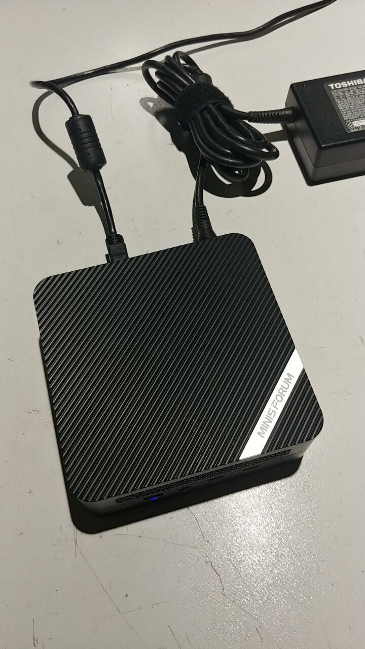 Неттоп Minisforum UM690 USFF / AMD Ryzen 9 6900HX (8 (16) ядер по 3.3 - 4.9 GHz) / 16 GB DDR5 / 240 GB SSD / AMD Radeon 680M / USB 3.1 / Wi-Fi / Bluetooth / Блок живлення в комплекті - Зображення 5