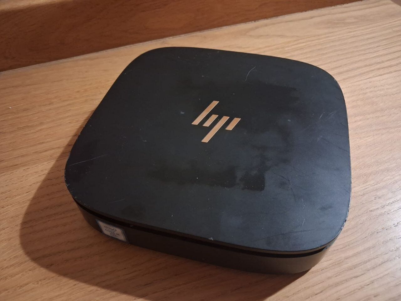 Неттоп Б-клас HP Elite Slice TPC-1021-DM USFF / Intel Core i5-6500T (4 ядра по 2.5 - 3.1 GHz) / 16 GB DDR4 / 512 GB SSD / Intel HD Graphics 530 / DisplayPort / HDM / Блок живлення в комплекті - Зображення 4