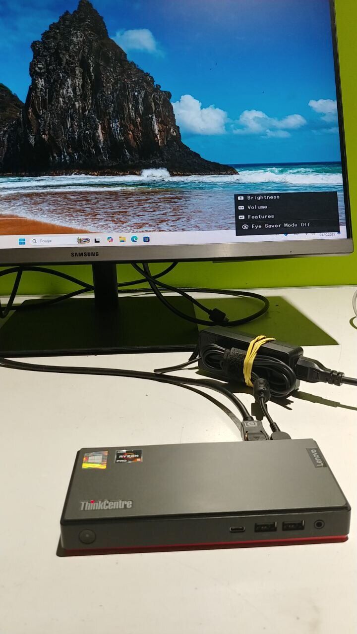 Неттоп Lenovo ThinkCentre M75n USFF / AMD Ryzen 5 3500U (4 (8) ядра по 2.1 - 3.7 GHz) / 8 GB DDR4 / 256 GB SSD / AMD Radeon Vega 8 Graphics / DisplayPort / Wi-Fi + Блок живлення - Зображення 2