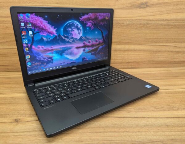 Ноутбук Dell Latitude 3570 / 15.6" (1366x768) TN / Intel Core i3-6100U (2 (4) ядра по 2.3 GHz) / 8 GB DDR3 / 240 GB SSD / Intel HD Graphics 520 / WebCam / HDMI / Windows 10 - Зображення 4