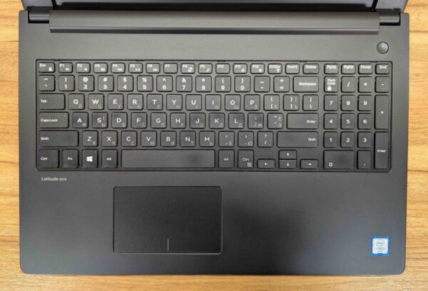 Ноутбук Dell Latitude 3570 / 15.6" (1366x768) TN / Intel Core i3-6100U (2 (4) ядра по 2.3 GHz) / 8 GB DDR3 / 240 GB SSD / Intel HD Graphics 520 / WebCam / HDMI / Windows 10 - Зображення 3