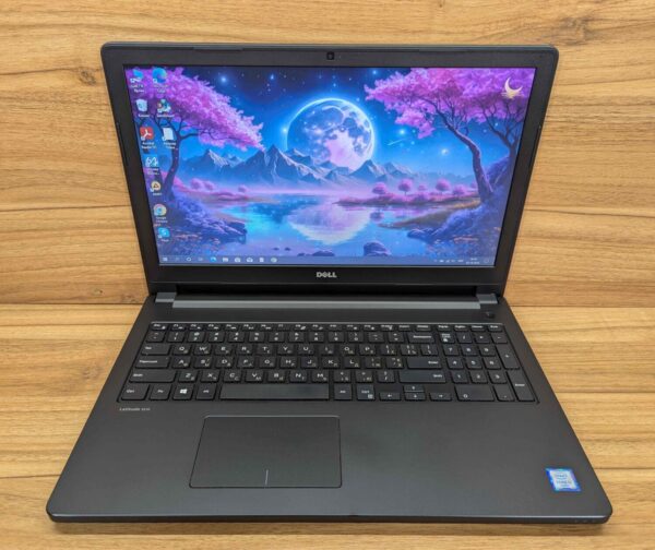 Ноутбук Dell Latitude 3570 / 15.6" (1366x768) TN / Intel Core i3-6100U (2 (4) ядра по 2.3 GHz) / 8 GB DDR3 / 240 GB SSD / Intel HD Graphics 520 / WebCam / HDMI / Windows 10 - Зображення 2