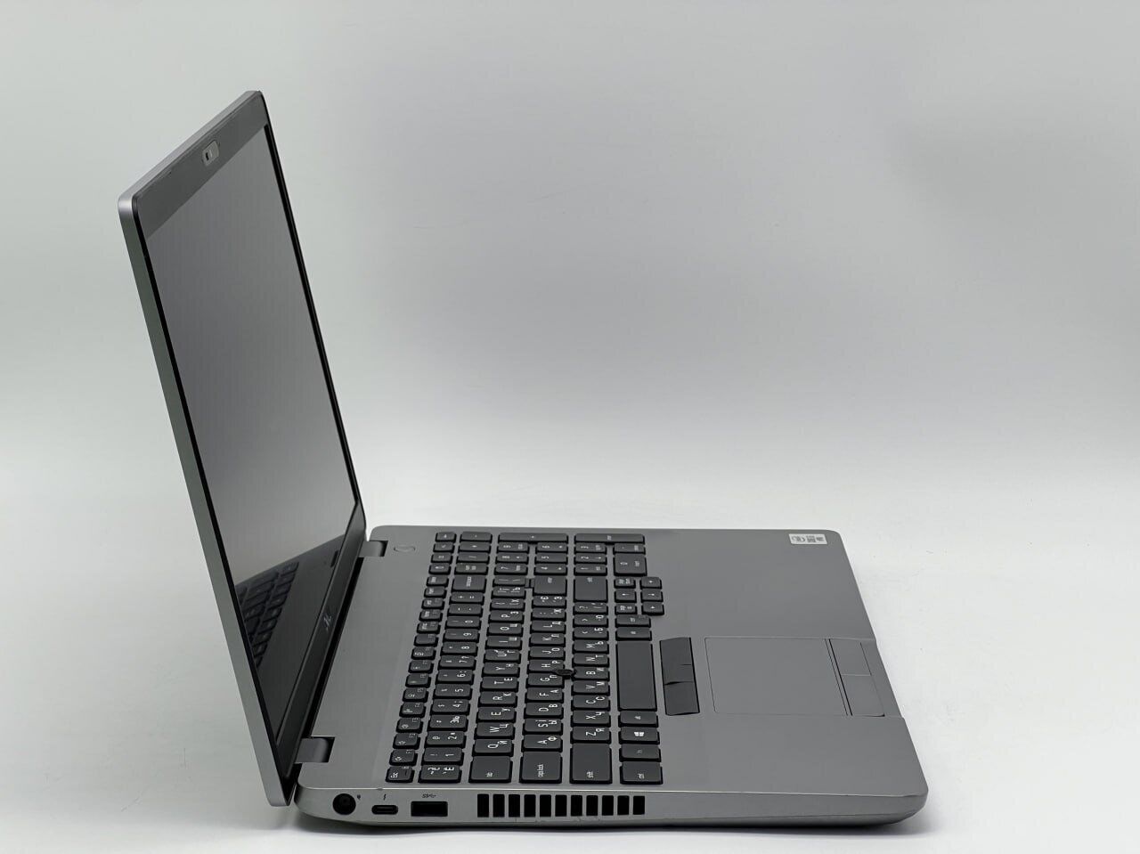 Ноутбук Б-клас Dell Latitude 5511 / 15.6" (1920x1080) IPS Touch / Intel Core i5-10400H (4 (8) ядра по 2.6 - 4.6 GHz) / 16 GB DDR4 / 512 GB SSD / Intel UHD Graphics / WebCam - Зображення 3