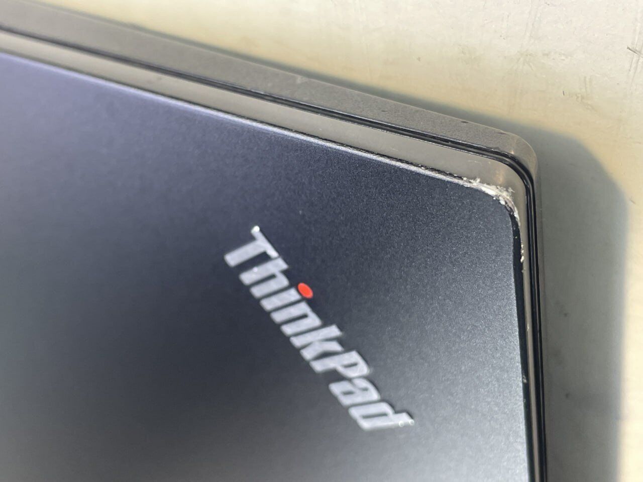 Ноутбук Б-клас Lenovo ThinkPad E495 / 14" (1920x1080) IPS / AMD Ryzen 5 3500U (4 (8) ядра по 2.1 - 3.7 GHz) / 8 GB DDR4 / 240 GB SSD / AMD Radeon Vega 8 Graphics / WebCam - Зображення 7