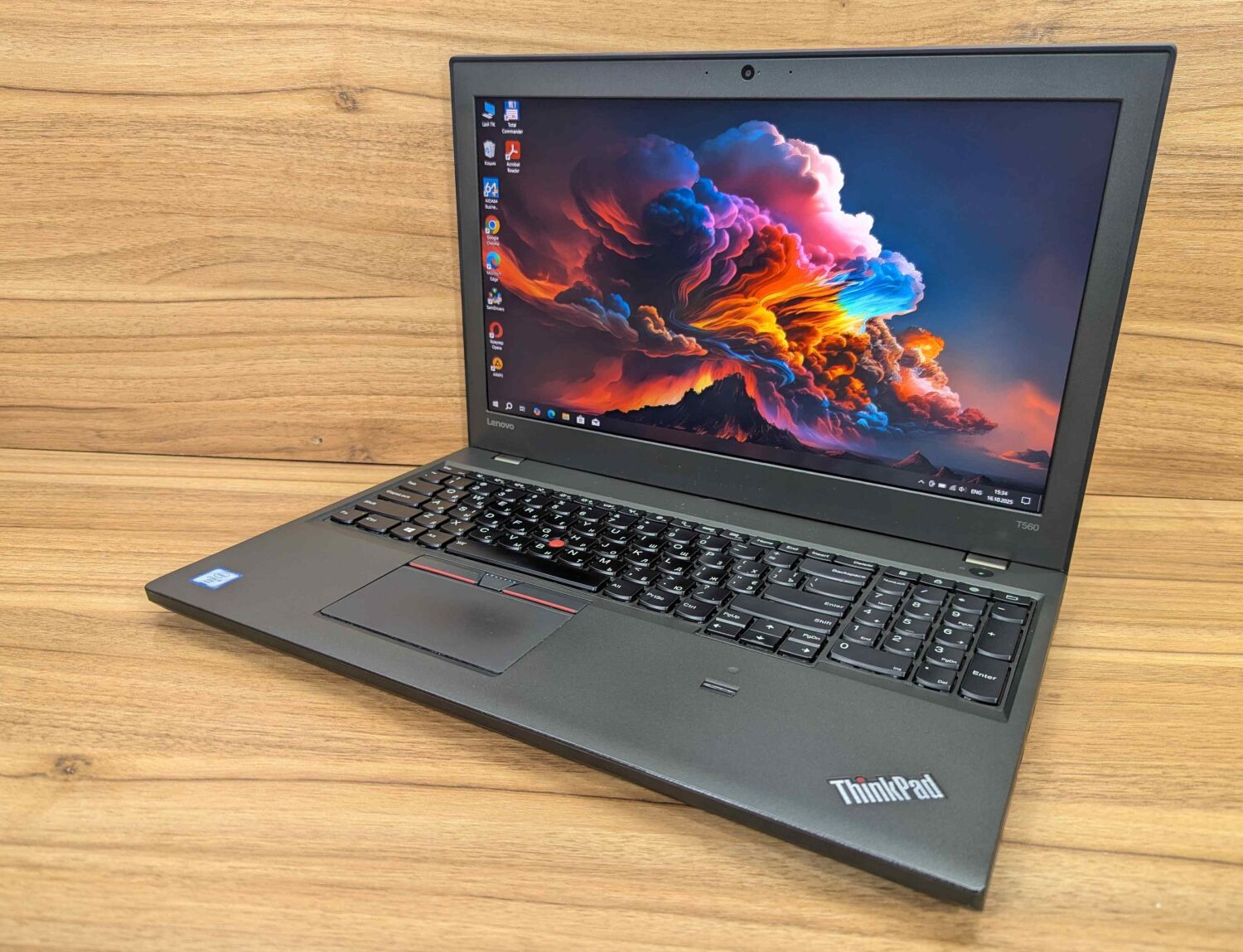 Ноутбук Lenovo ThinkPad T560 / 15.6" (1920x1080) IPS / Intel Core i5-6300U (2 (4) ядра по 2.4 - 3.0 GHz) / 8 GB DDR3 / 256 GB SSD / Intel HD Graphics 520 / WebCam / Fingerprint / Windows 10 - Зображення 5