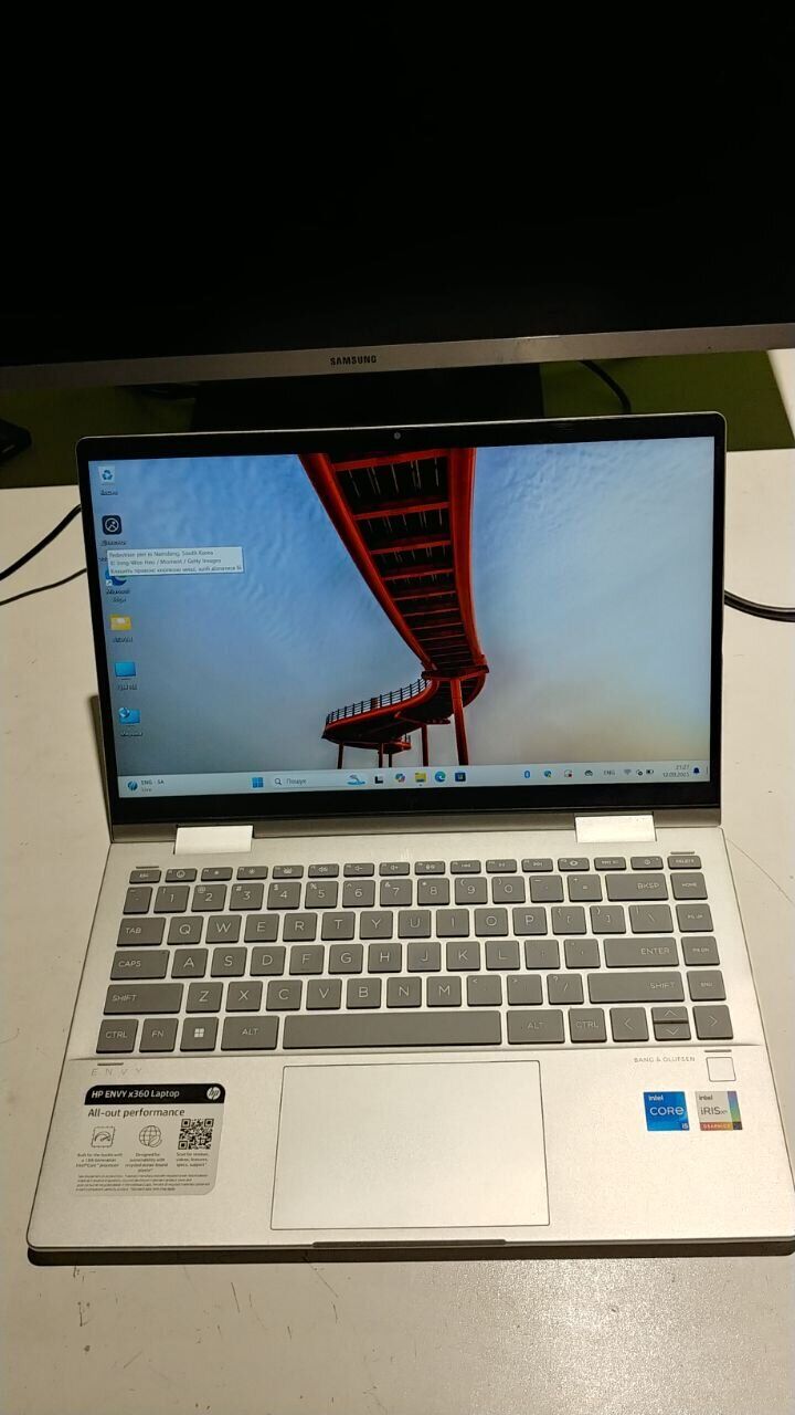Ультрабук-трансформер Б-клас HP Envy X360 14-es0013dx / 14" (1920x1080) IPS Touch / Intel Core i5-1335U (10 (12) ядер по 3.4 - 4.6 GHz) / 8 GB DDR4 / 256 GB SSD / Intel Iris Xe Graphics / WebCam - Зображення 2
