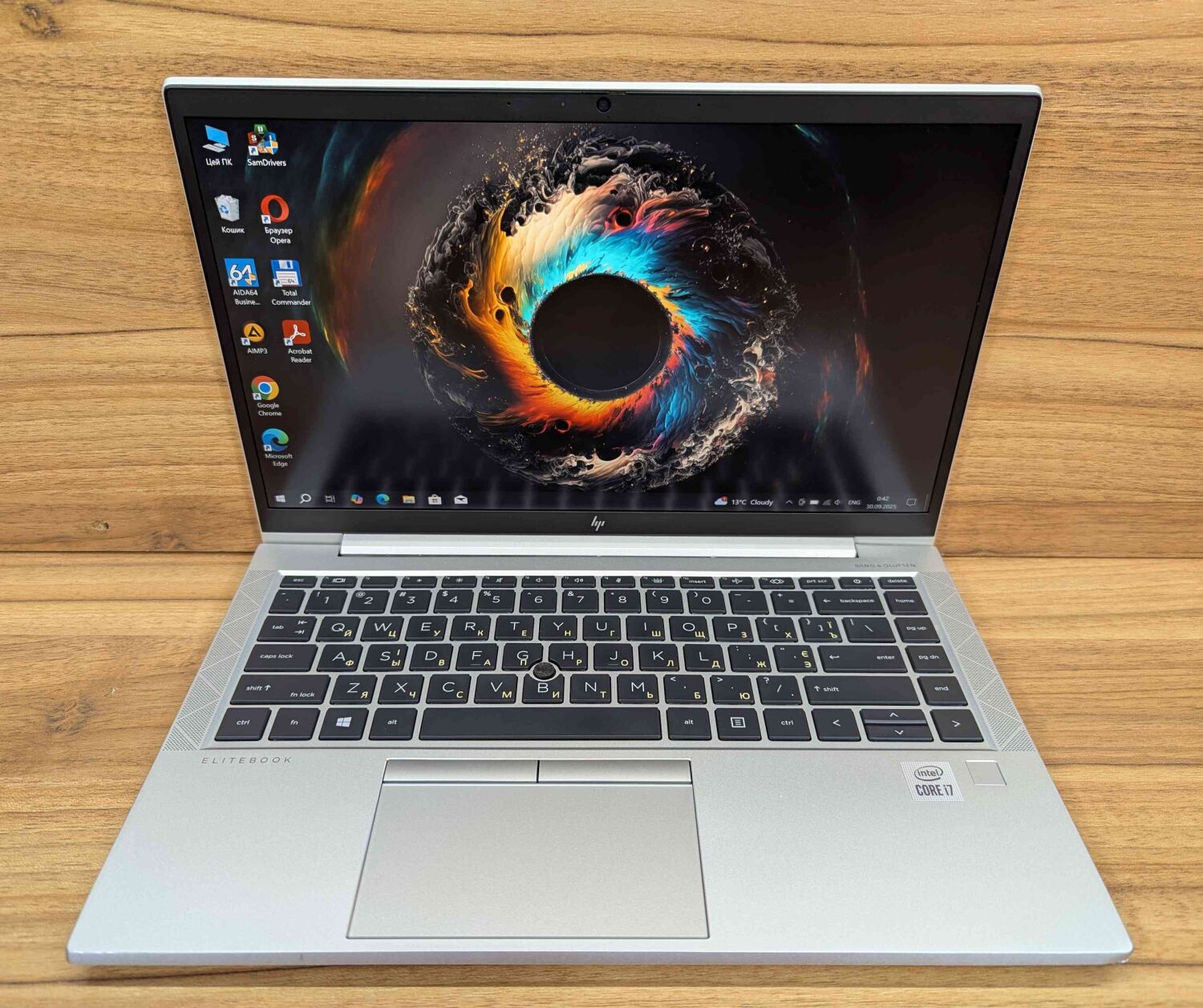 Ультрабук Б-клас HP EliteBook 840 G7 / 14" (1920x1080) IPS / Intel Core i7-10610U (4 (8) ядра по 1.8 - 4.9 GHz) / 16 GB DDR4 / 512 GB SSD / Intel UHD Graphics / HDMI / Fingerprint / Windows 10 - Зображення 2