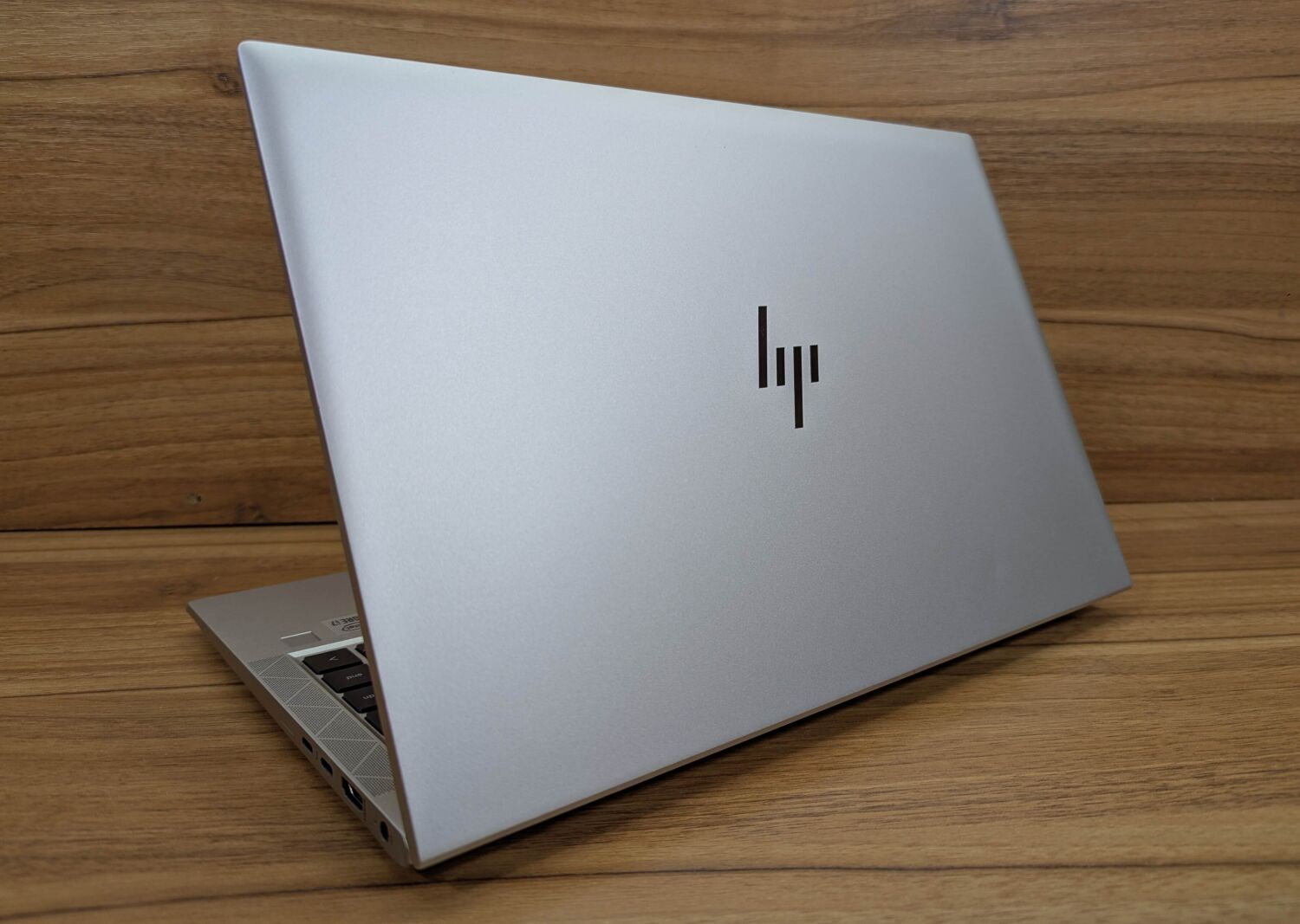 Ультрабук Б-клас HP EliteBook 840 G7 / 14" (1920x1080) IPS / Intel Core i7-10610U (4 (8) ядра по 1.8 - 4.9 GHz) / 16 GB DDR4 / 512 GB SSD / Intel UHD Graphics / HDMI / Fingerprint / Windows 10 - Зображення 8