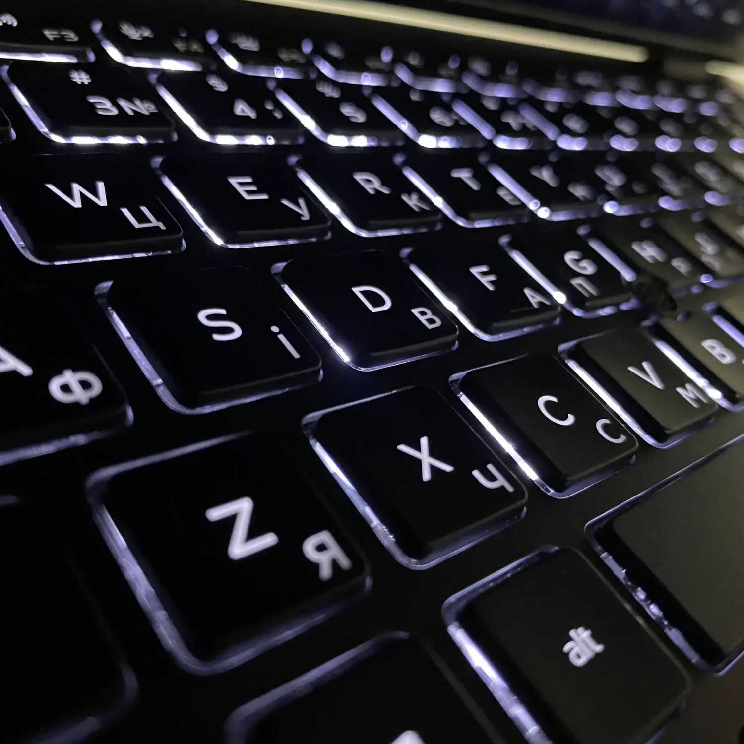 Ультрабук Dell Latitude 5400 / 14" (1920x1080) IPS / Intel Core i5-8365U (4 (8) ядра по 1.6 - 4.1 GHz) / 16 GB DDR4 / 256 GB SSD / Intel UHD Graphics / SIM / WebCam / HDMI - Зображення 6