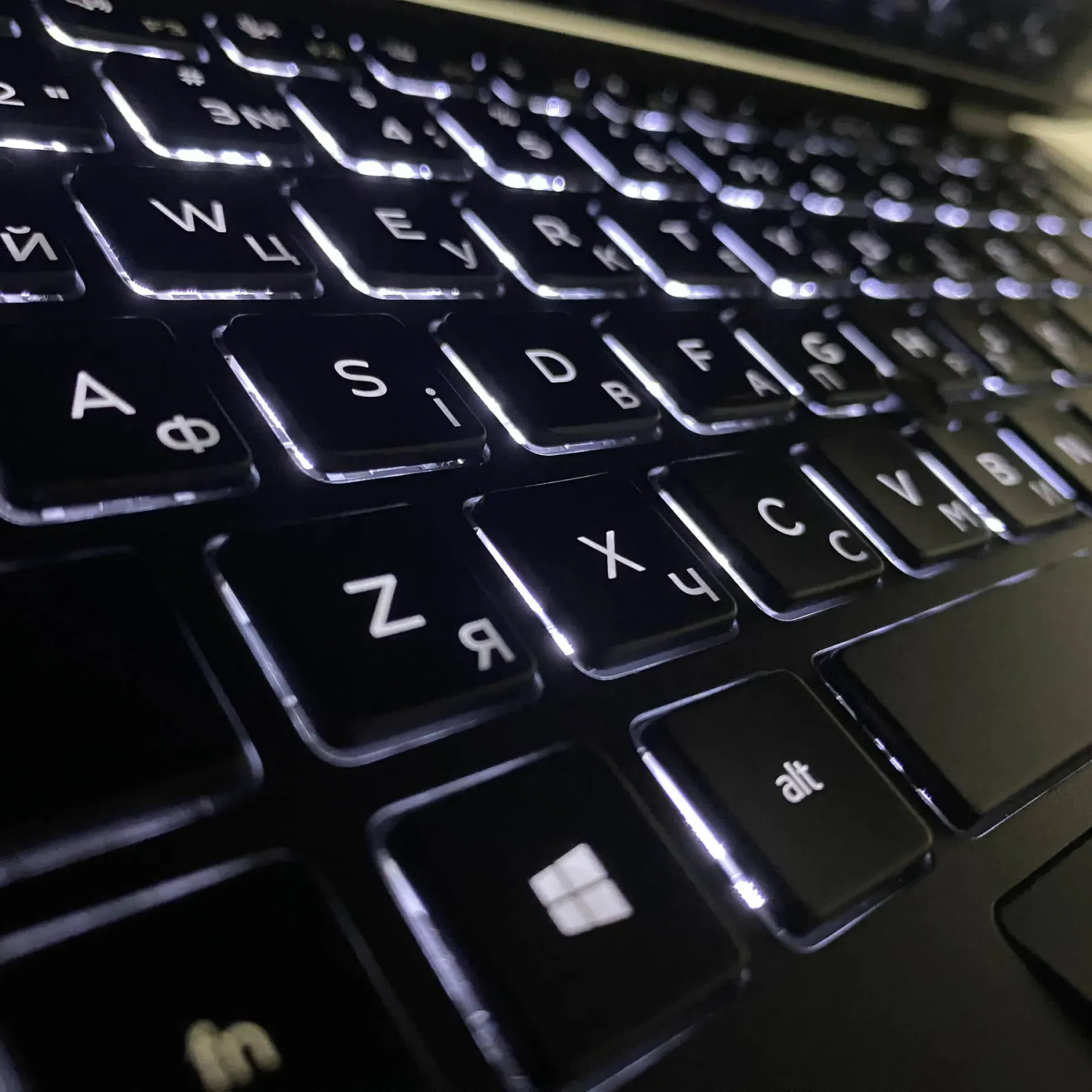 Ультрабук Dell Latitude 5400 / 14" (1920x1080) IPS / Intel Core i5-8365U (4 (8) ядра по 1.6 - 4.1 GHz) / 16 GB DDR4 / 256 GB SSD / Intel UHD Graphics / WebCam / SIM / HDMI - Зображення 6