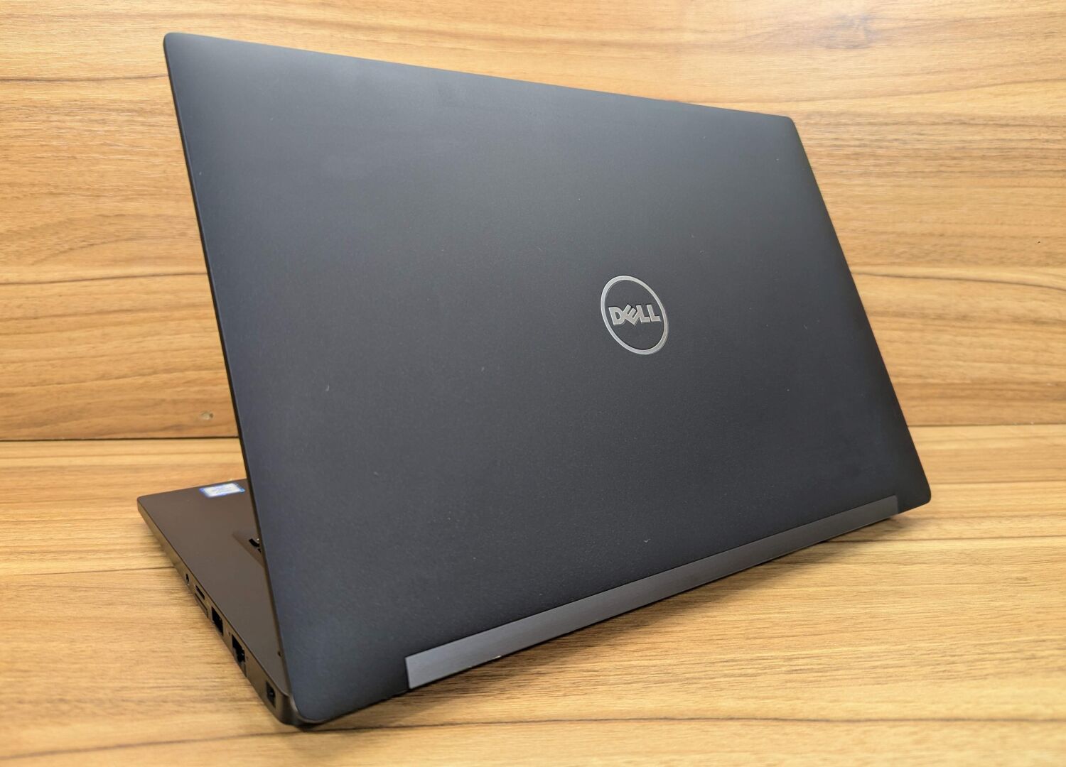 Ультрабук Dell Latitude 7480 / 14" (1366x768) TN / Intel Core i5-7300U (2 (4) ядра по 2.6 - 3.5 GHz) / 8 GB DDR4 / 256 GB SSD / Intel HD Graphics 620 / WebCam / Windows 10 - Зображення 7