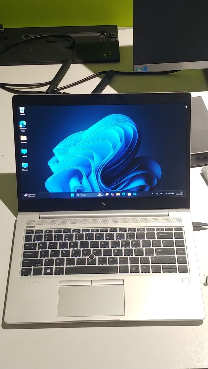 Ультрабук Б-клас HP Elitebook 745 G5 / 14" (1920x1080) IPS / AMD Ryzen 7 2700U (4 (8) ядра по 2.2 - 3.8 GHz) / 8 GB DDR4 / 128 GB SSD / AMD Radeon Vega 10 Graphics / WebCam - Зображення 8